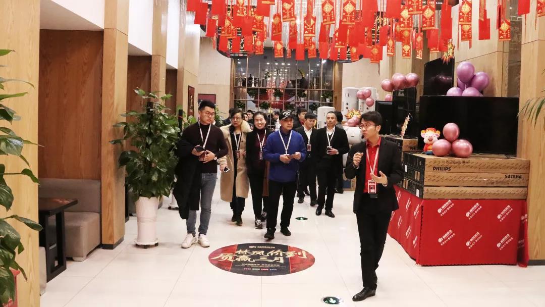 近百家装企代表莅临林凤装饰参观交流