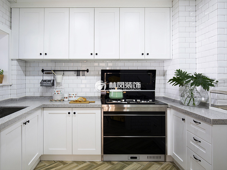 中海和平之门GHOUSE天际U型厨房装修效果图