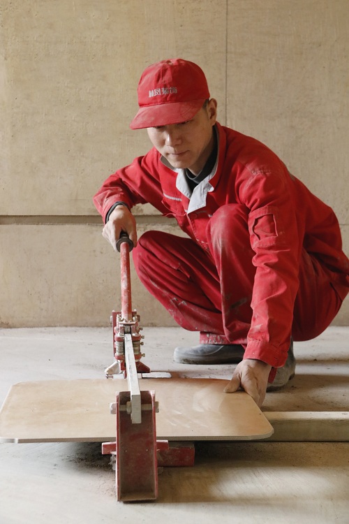 沈阳林凤装修公司如何铺砖